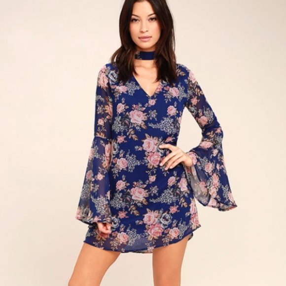 Lulus Dresses & Skirts - Lulus Feeling of Love Floral Print Shift Dress XS